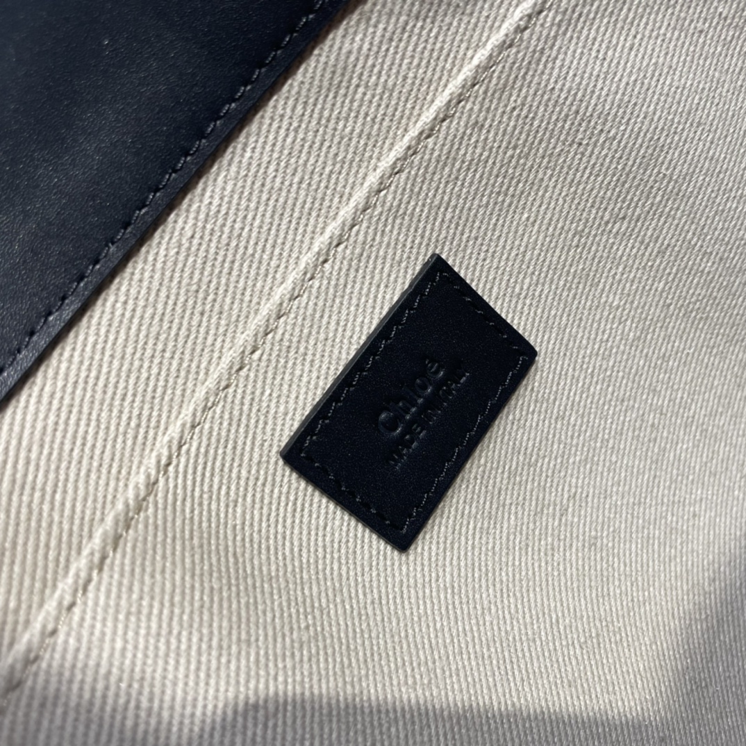 Handbags Chloe 22S Woody 6067 size:45*33*13 cm - vstockx