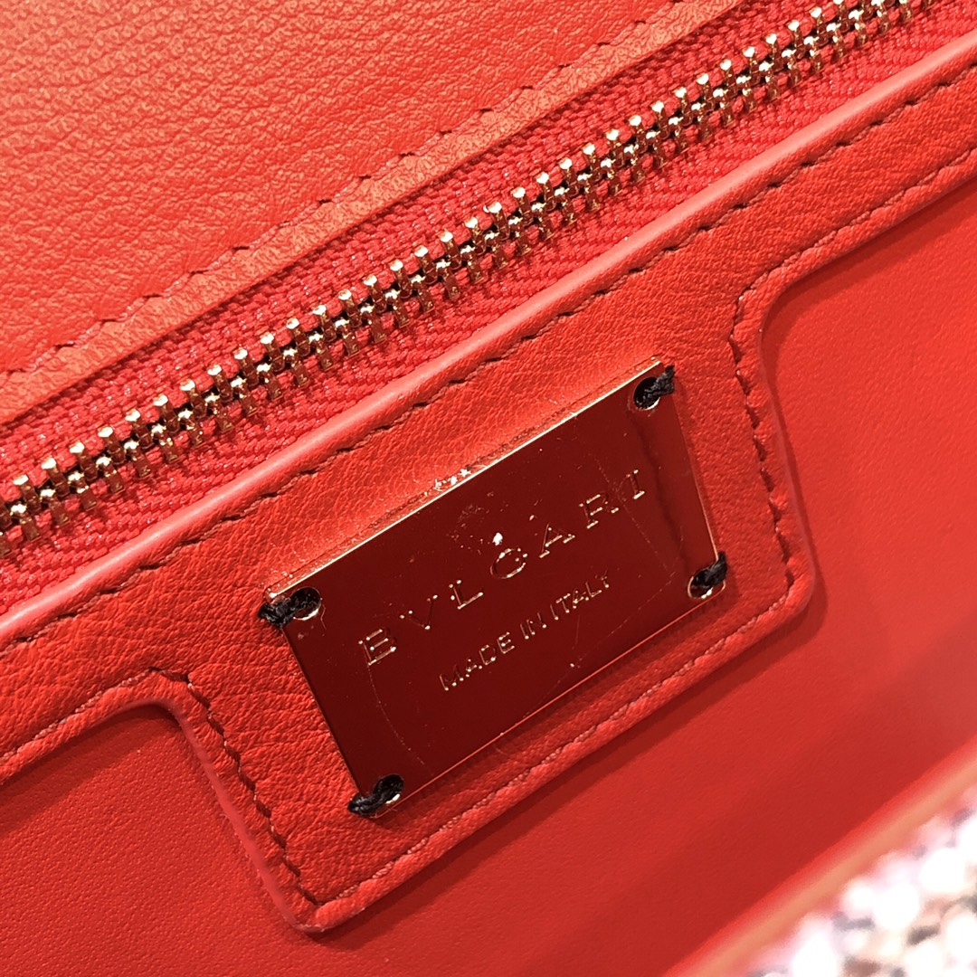 Handbags Bvlgari 287656 size:24*16*6.5 cm - vstockx