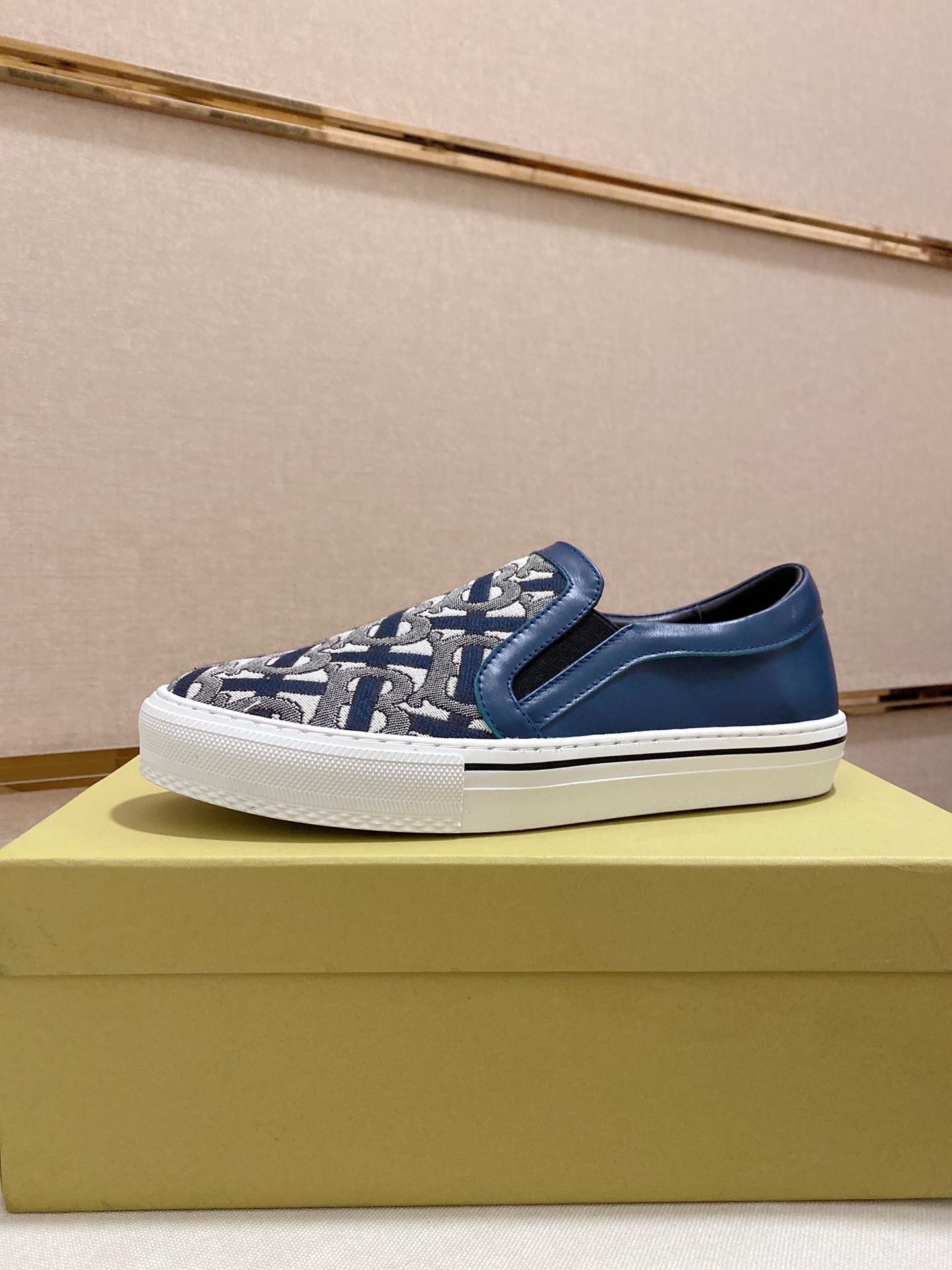 Burberry Perforated Check Sneaker 24 - vstockx