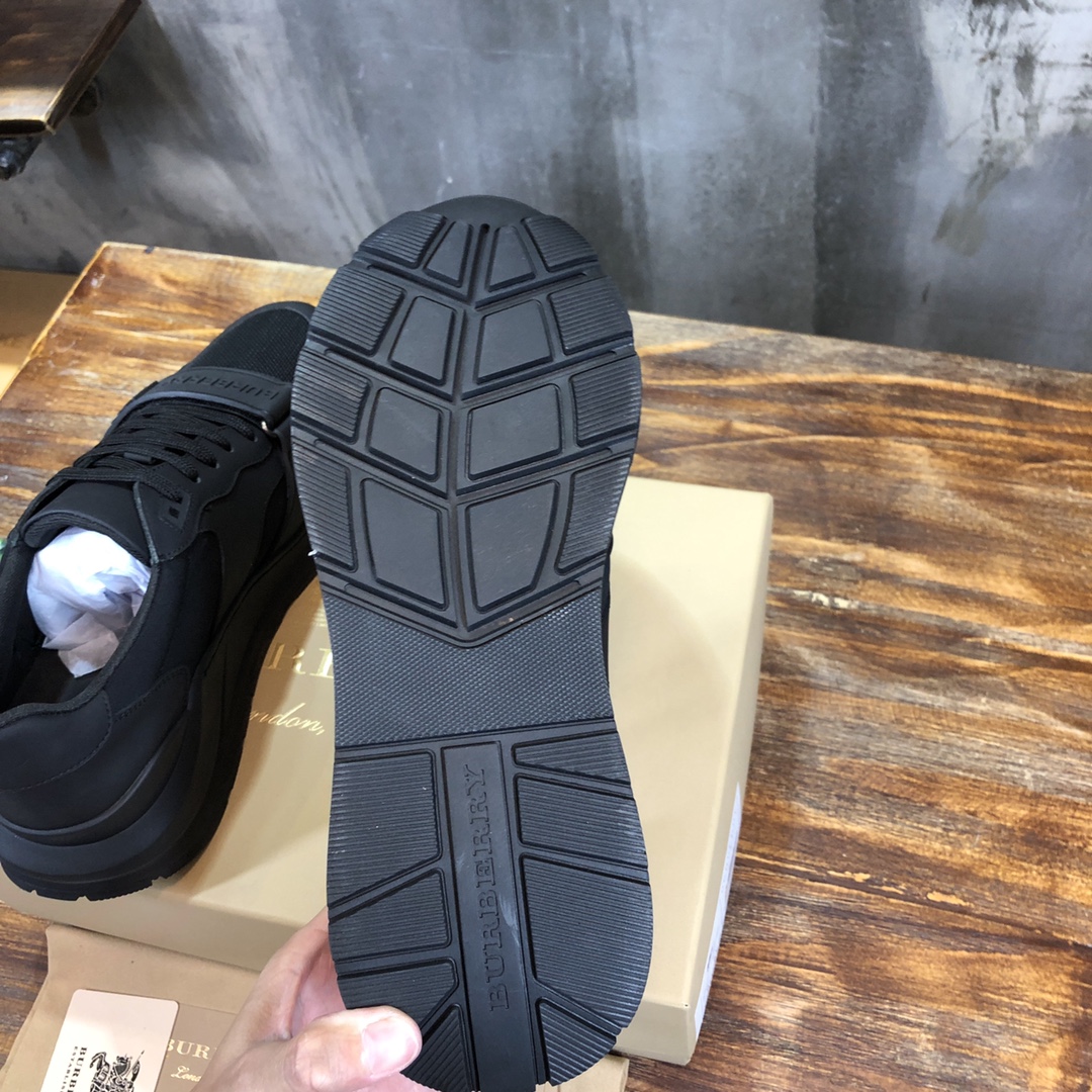 Burberry Vintage Sneaker 22 - vstockx