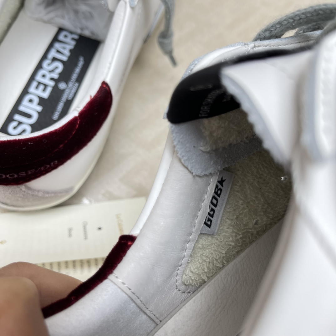 Golden Goose Superstar distressed-finish sneakers 32 - vstockx