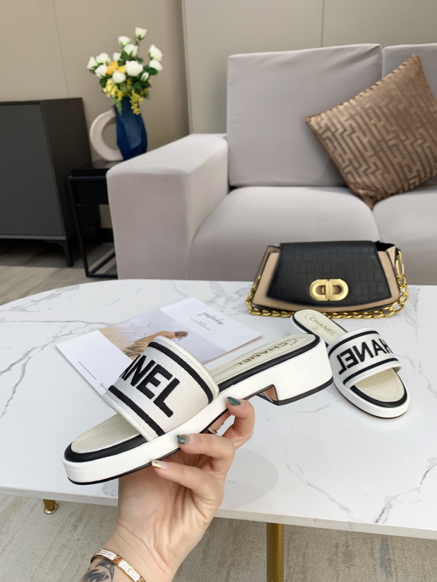 Chanel Slides 19 - vstockx
