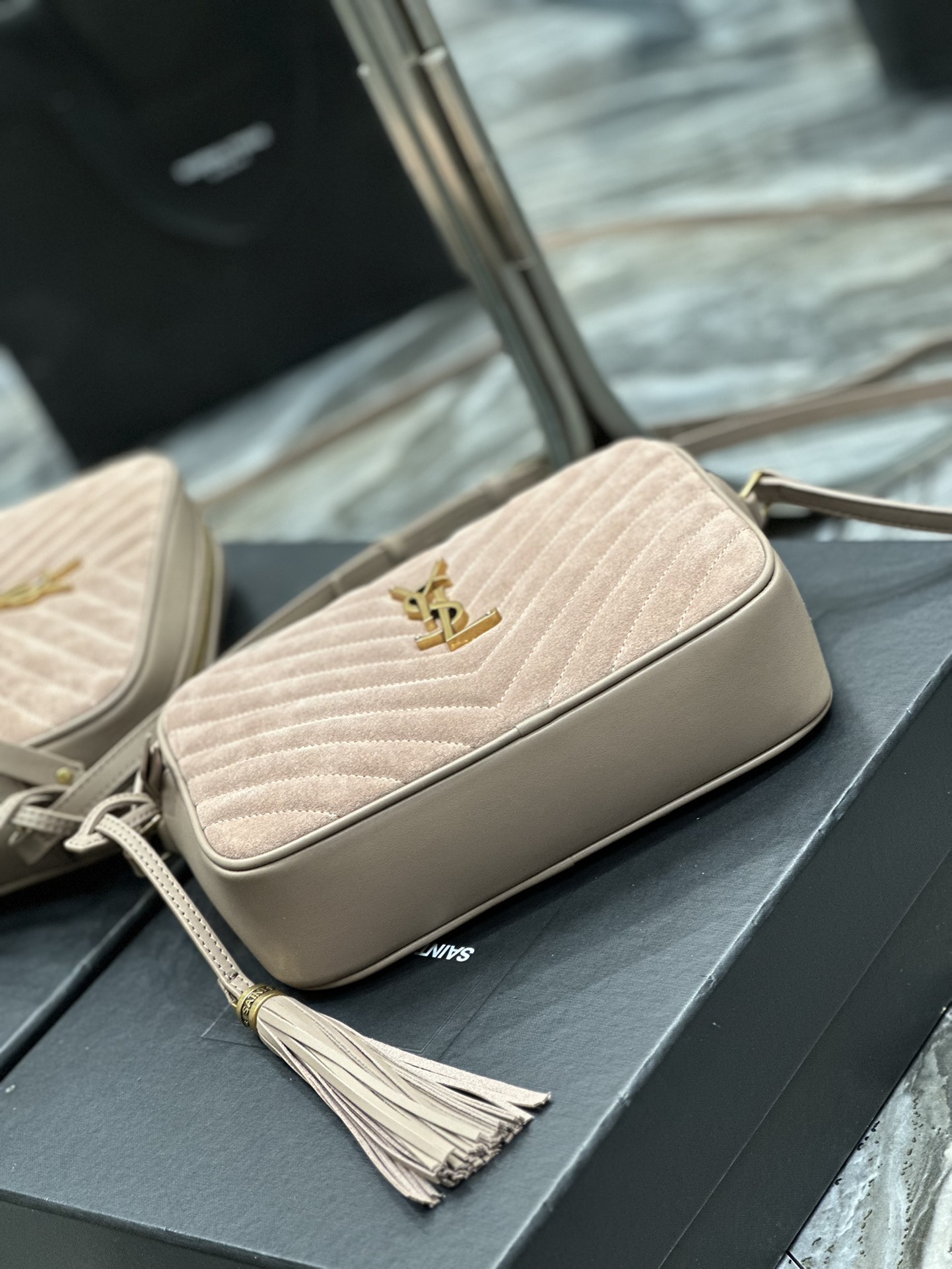 Handbags SAINT LAURENT 520534 size 23x16x6 cm - vstockx
