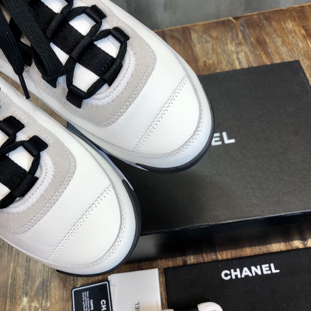 Chanel Fabric & Suede Calfskin Low Top Sneaker 16 - vstockx