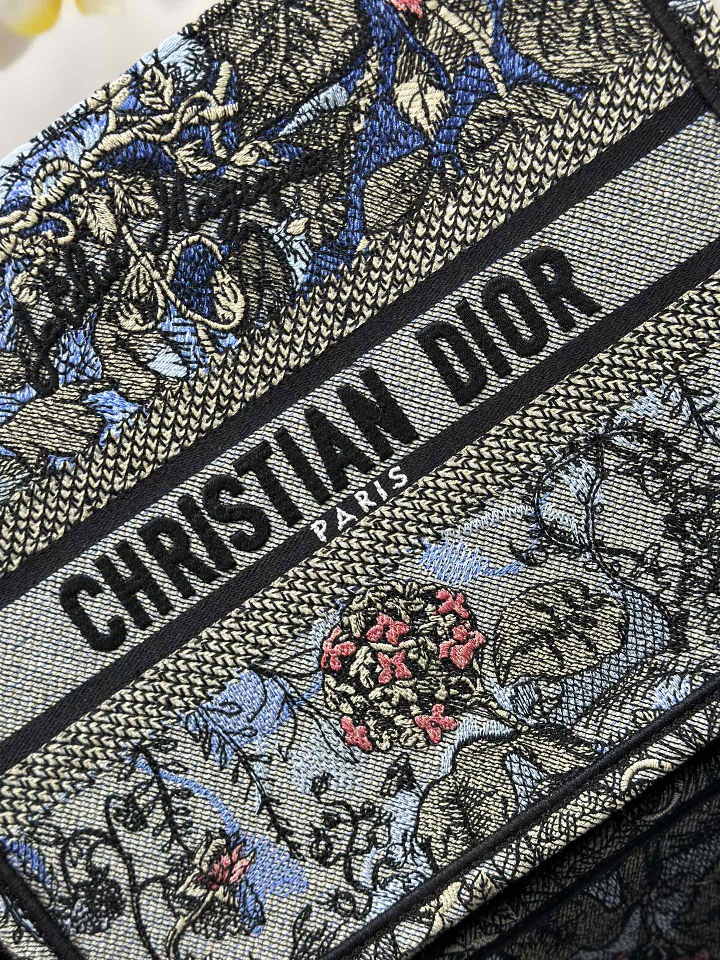 Handbag Dior M1286 size 26.5 x 21 x 14 cm - vstockx