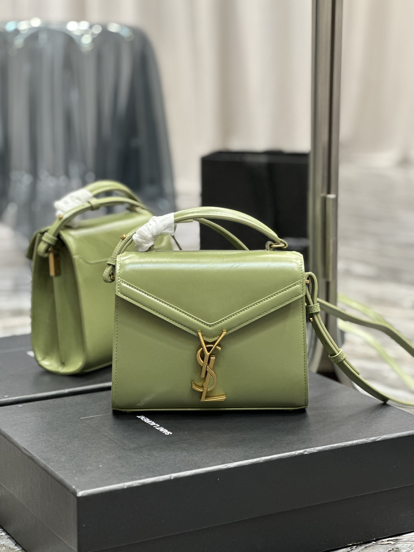 Handbags SAINT LAURENT 602716 size 20  16  7.5 cm - vstockx