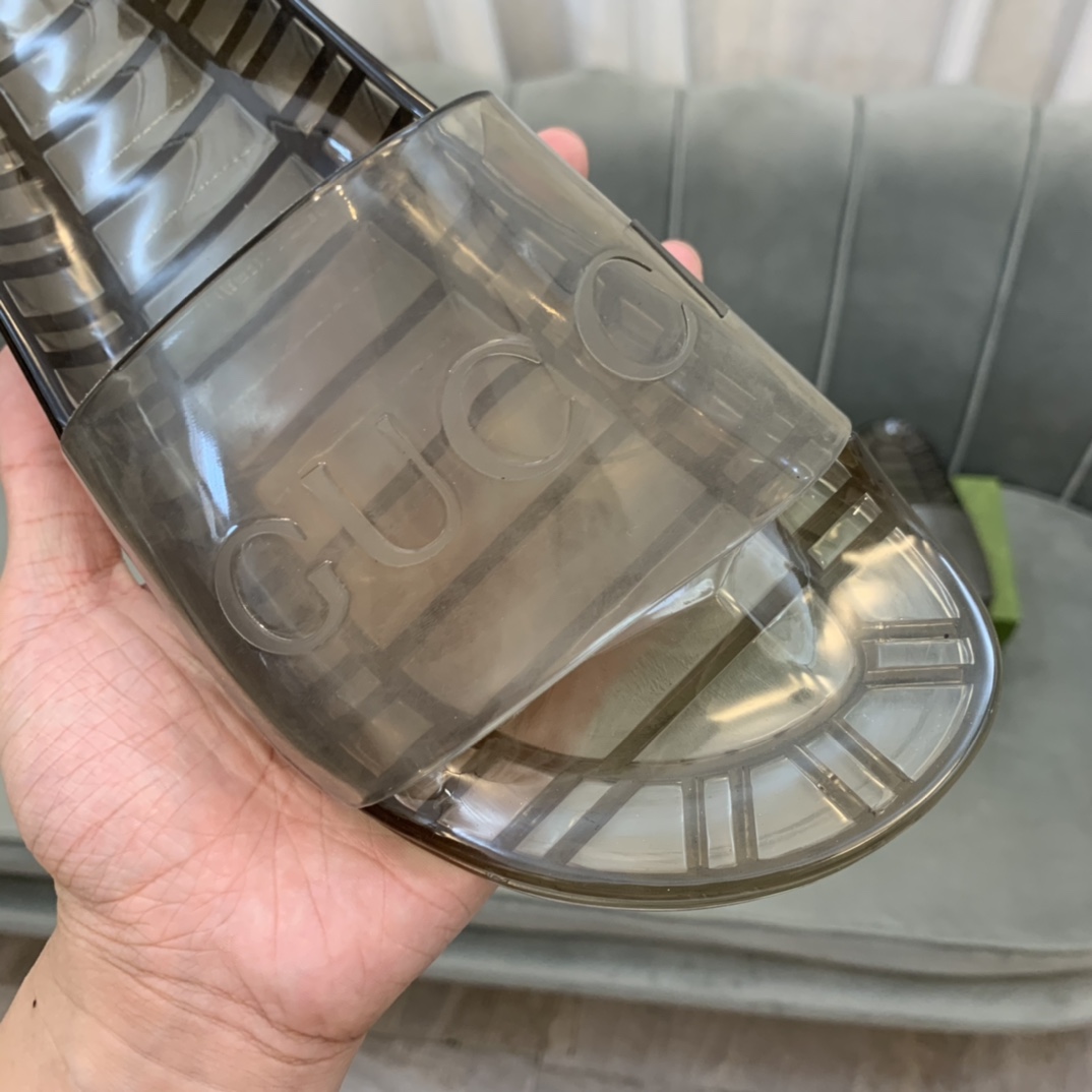 Gucci Slippers 2 - vstockx
