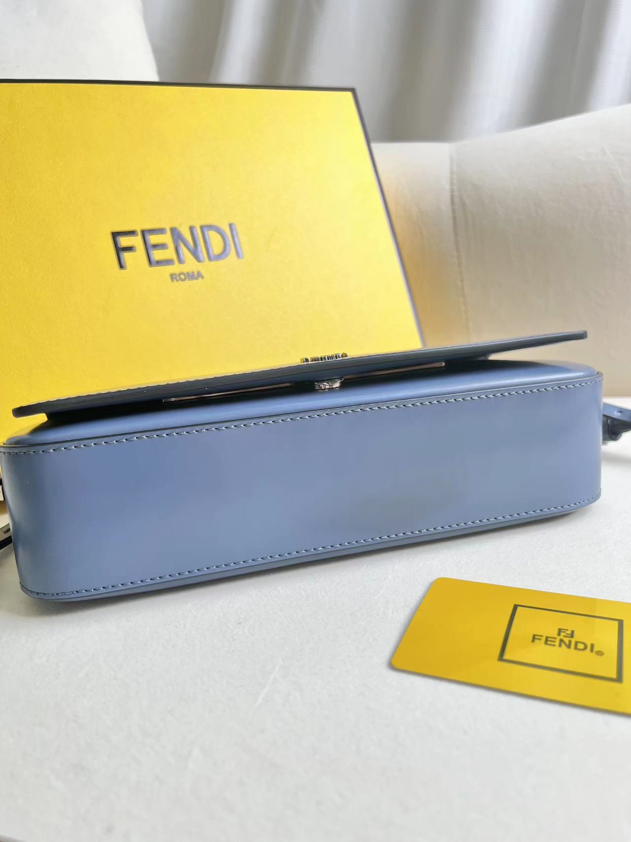 handbags FENDI 8605 size:23*13*7cm - vstockx