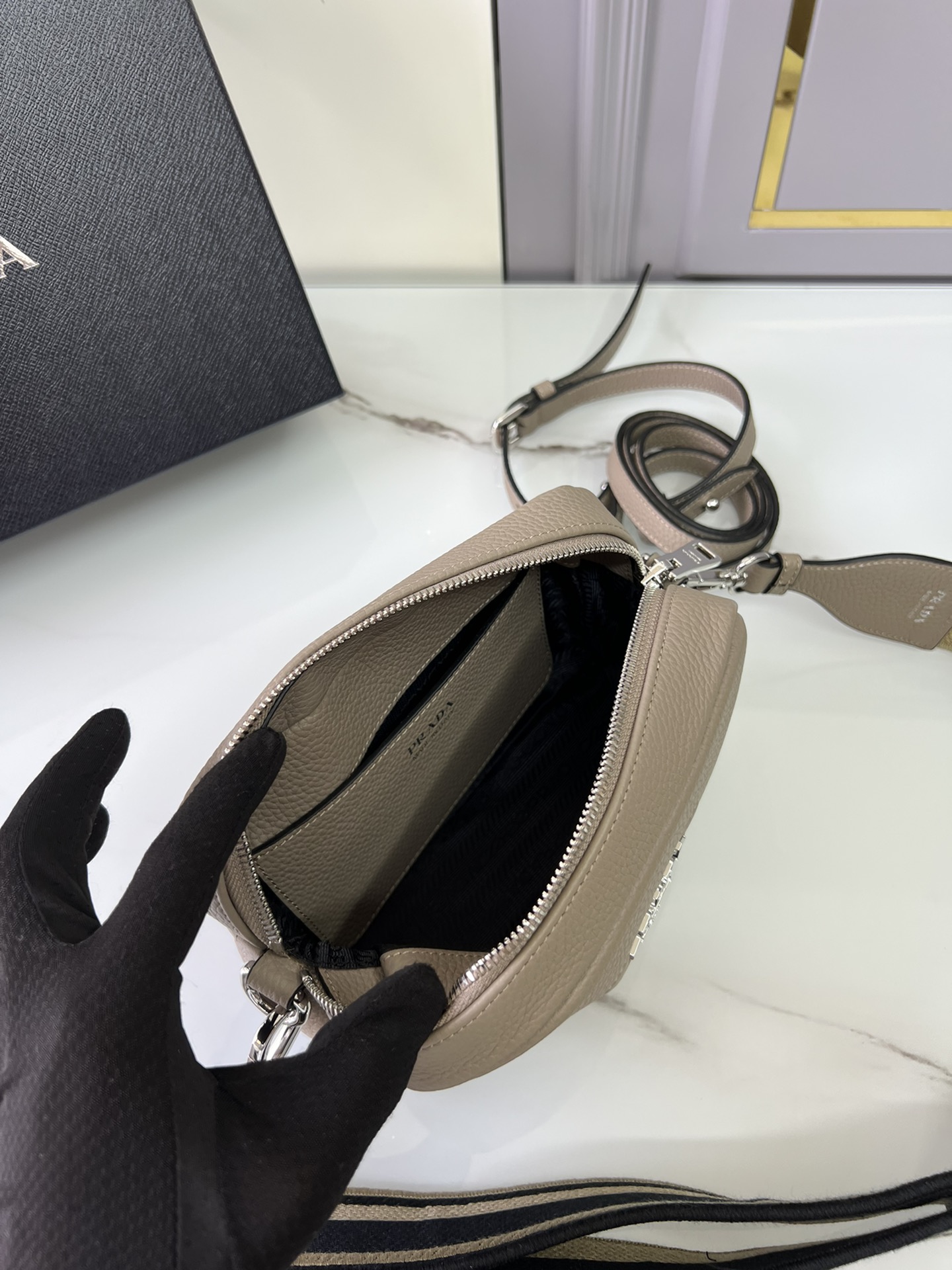 handbags prada 1BH192 19*12*6 - vstockx