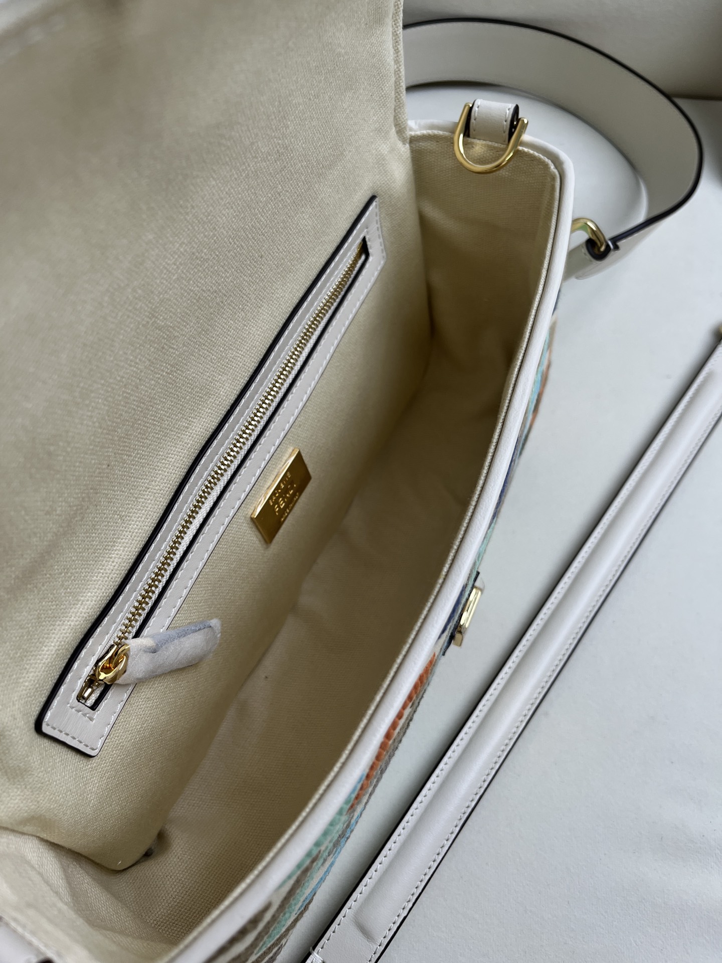 handbags FENDI 0159 size:26*5*15cm - vstockx