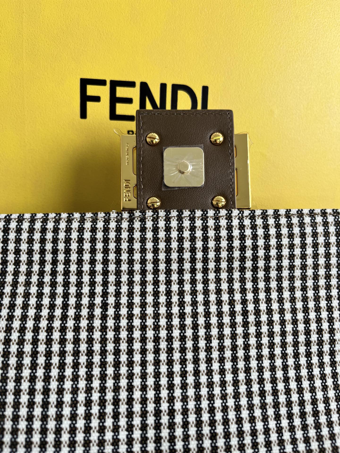 handbags FENDI 0159 size:26*5*15cm - vstockx