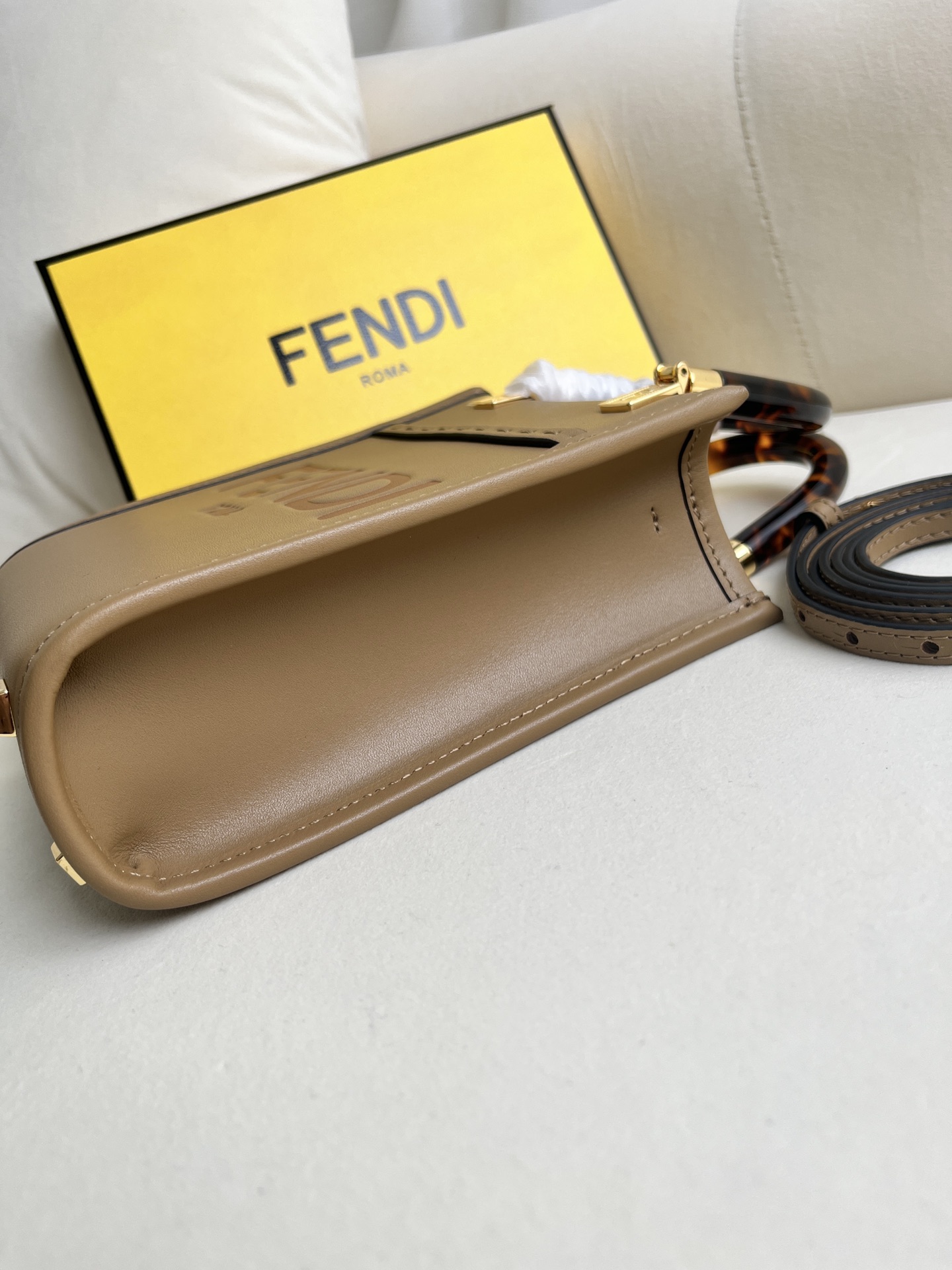 handbags FENDI 208 size:18*13*6.5 - vstockx
