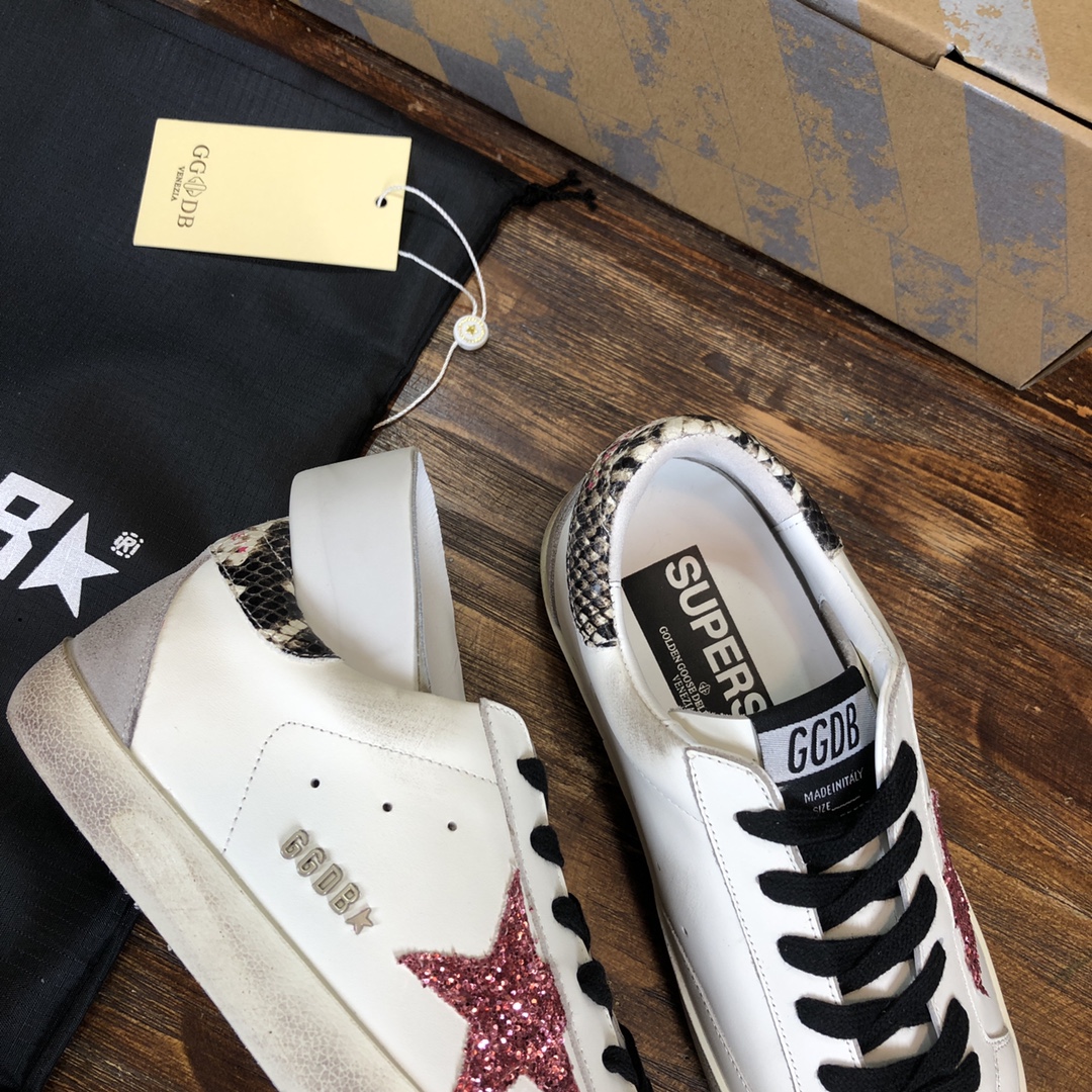 Golden Goose Superstar distressed-finish sneakers 1 - vstockx