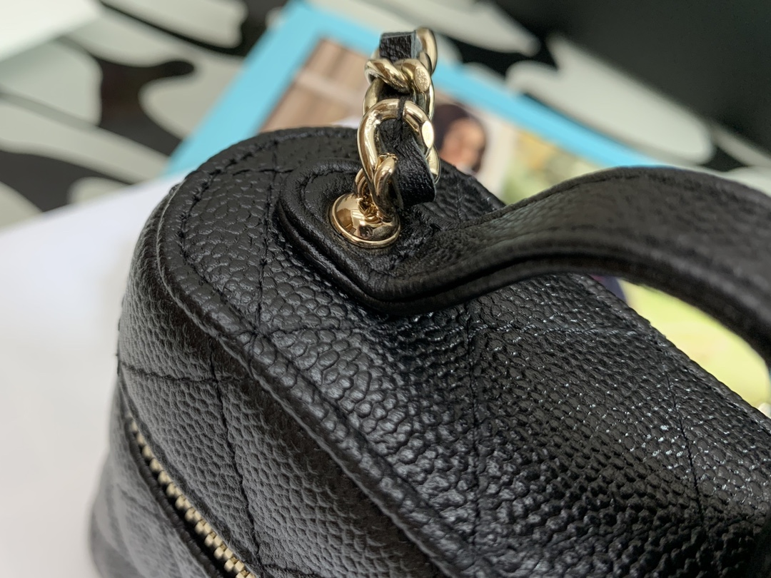 Handbag Chanel size 11  10  4 cm - vstockx