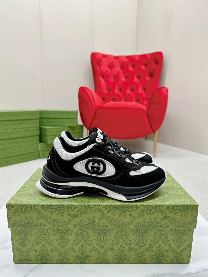 Gucci Run sneakers black suede - vstockx