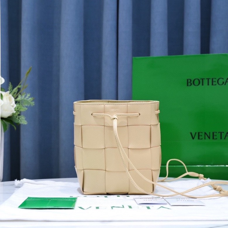 Handbags Bottega Veneta 6612 size:19 cm - vstockx