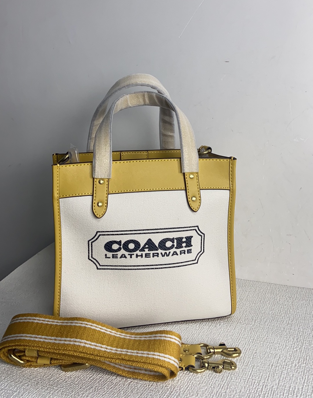 Handbags Coach CH740 size:22*20*12 - vstockx