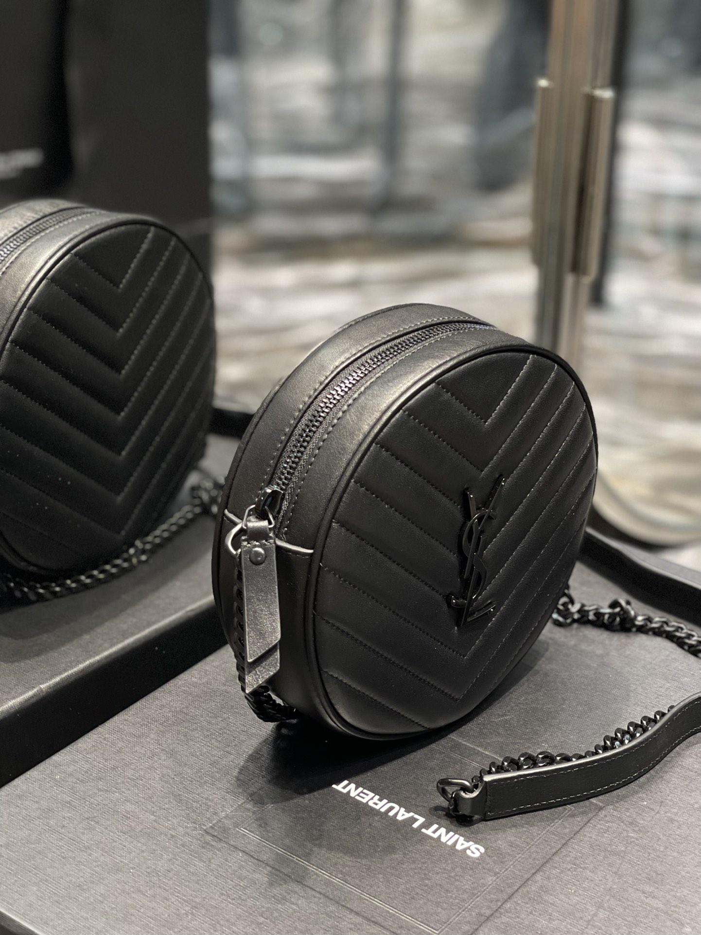 Handbags SAINT LAURENT 610436 size 17x17x5.5 cm - vstockx