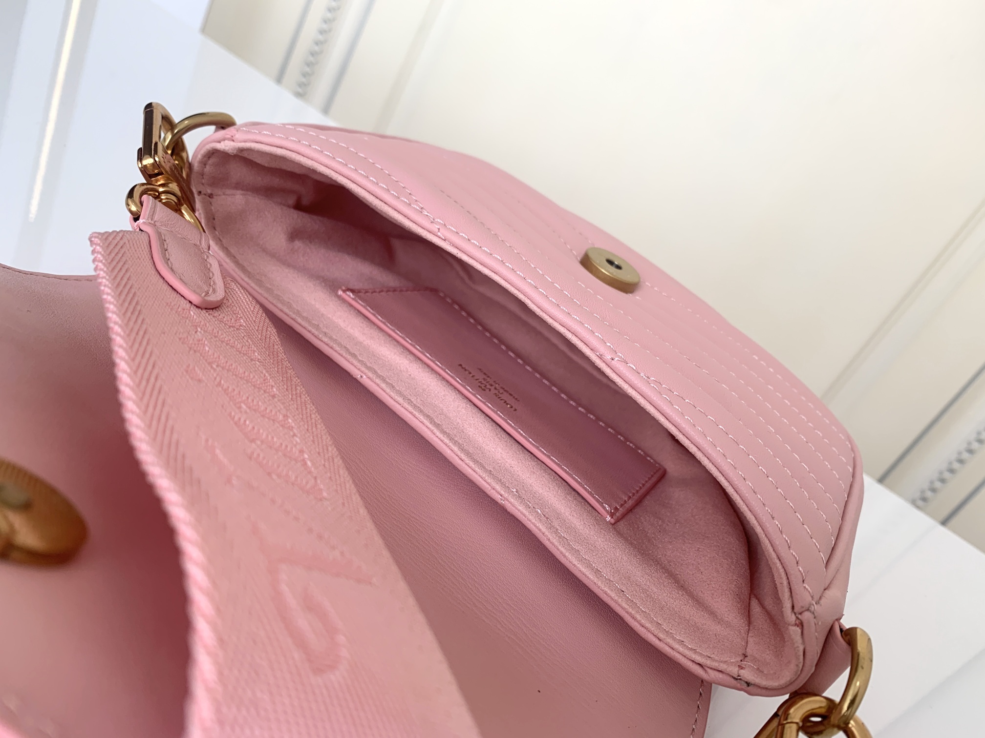 Handbag Louis Vuitton M56468 size 19/14/5 cm - vstockx