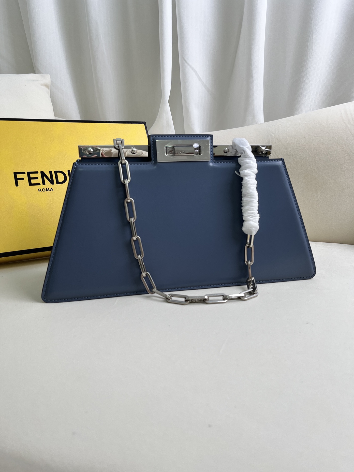 handbags FENDI 1011 size:34*18.5*11cm - vstockx