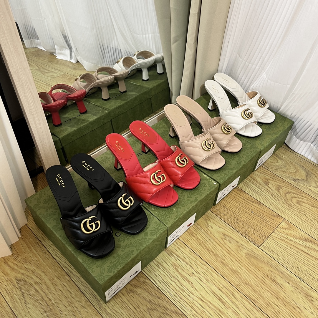 Gucci Women's Double G slide sandal WOMEN 7 - vstockx