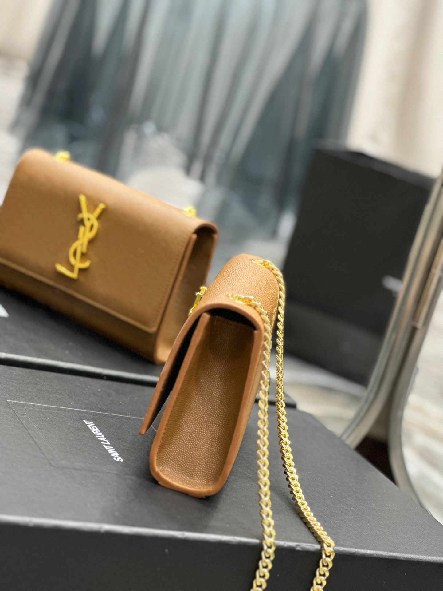 Handbags SAINT LAURENT 469390 size 20x13.5x5.5 cm - vstockx