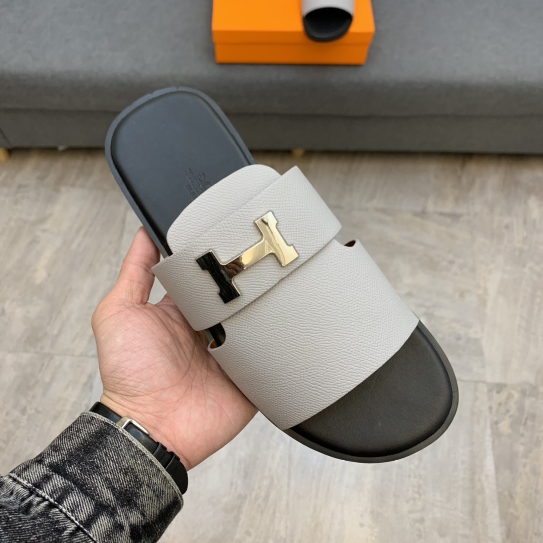 Hermes Sandals 31 - vstockx