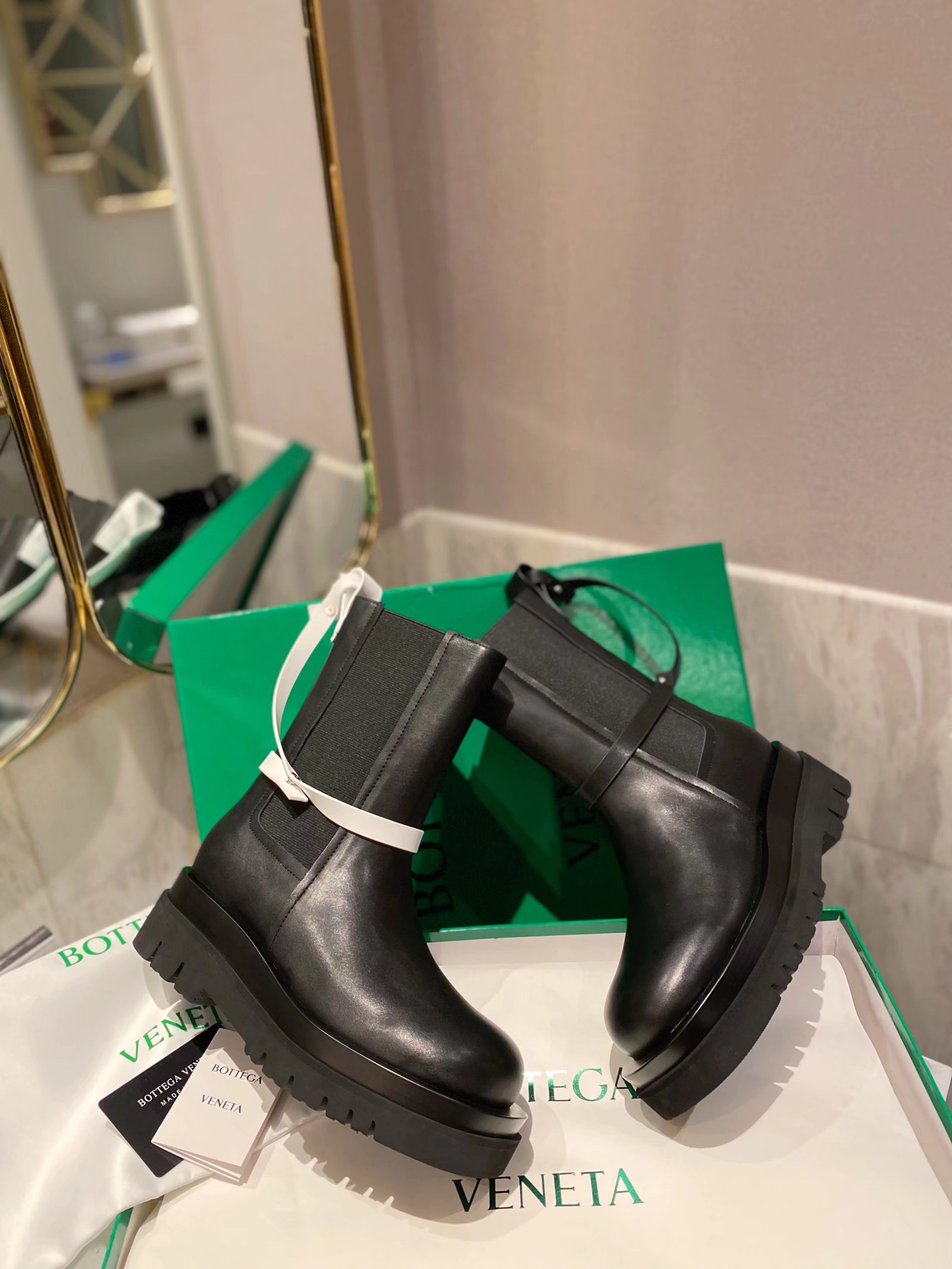 Bottega Veneta Boots 31 - vstockx