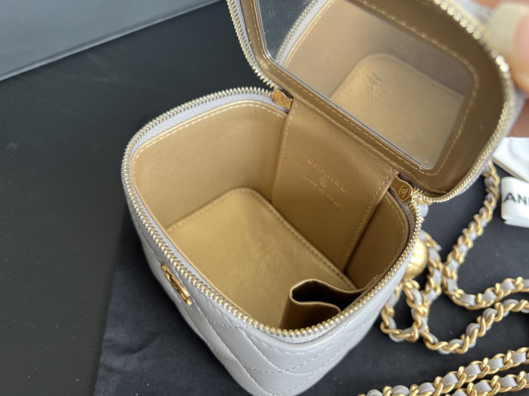 Handbag Chanel AP1447 size 8.5cmx11cmx7 cm - vstockx