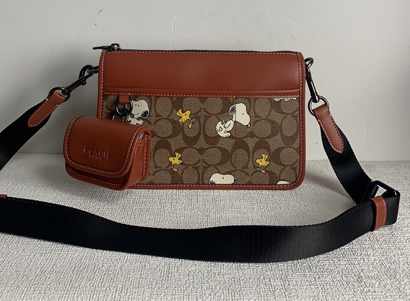 Handbags Coach cE709 size:25*16*6 - vstockx