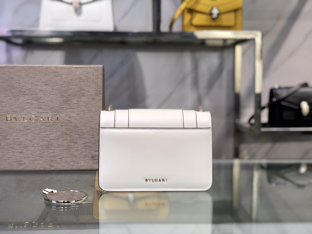 Handbags Bvlgari 9676 size:19*13*7 cm - vstockx