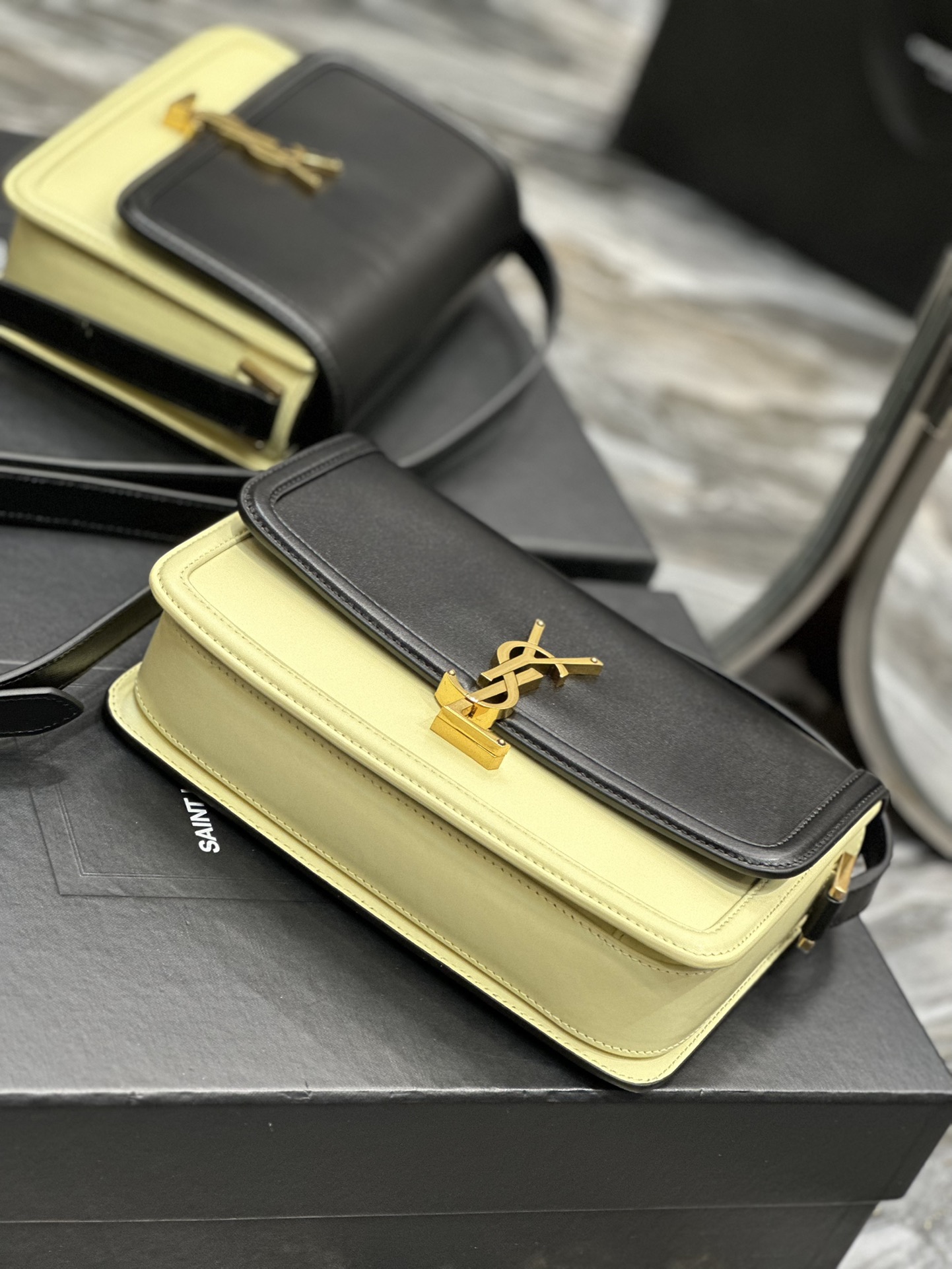 Handbags SAINT LAURENT 634305 size 23x16x6 cm - vstockx