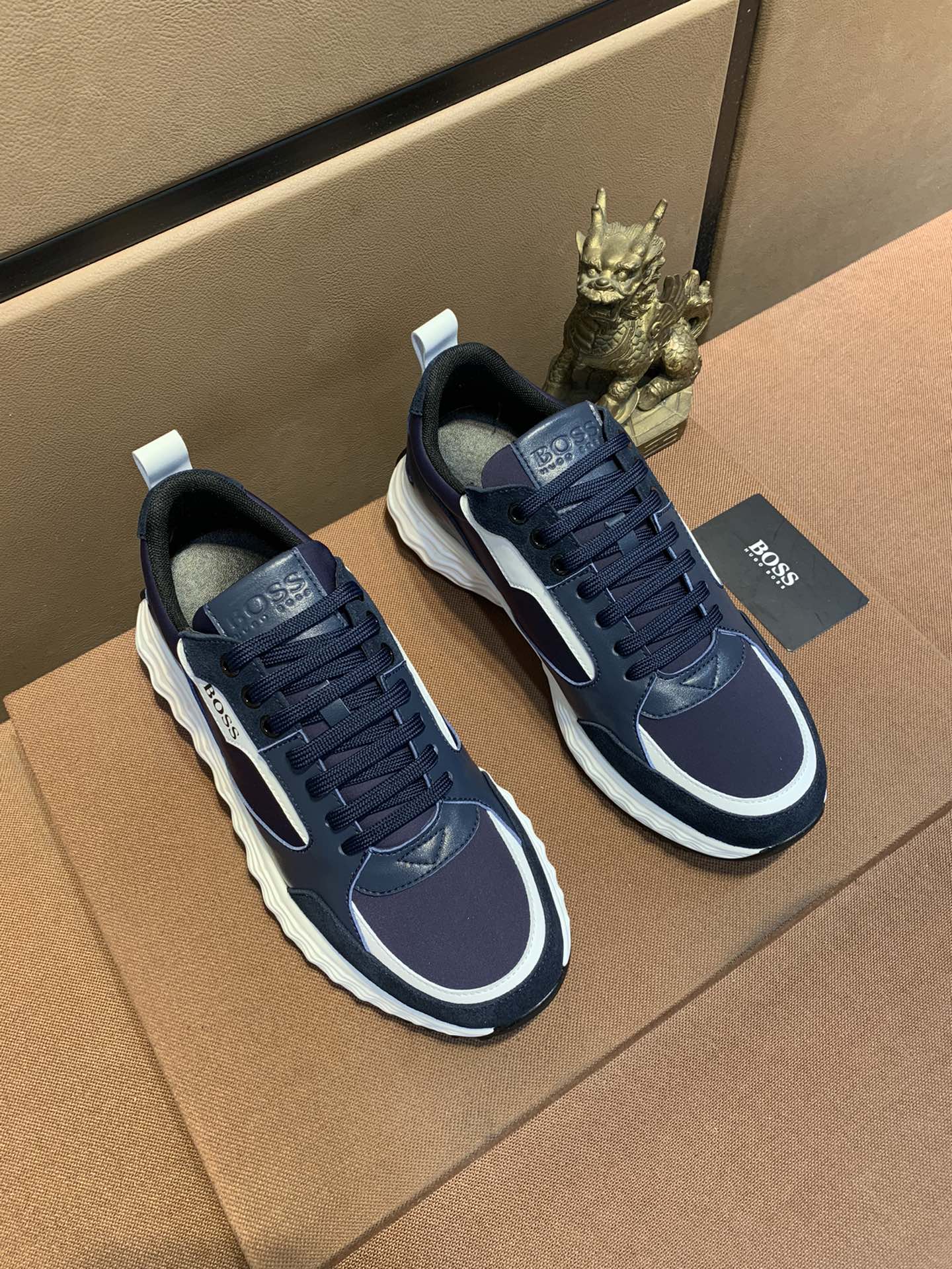 HUGO BOSS Low Top Sneaker 4 - vstockx