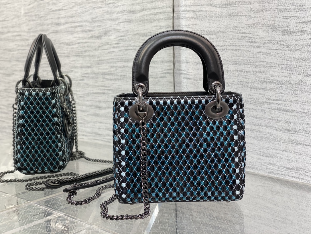 Handbag Dior size 17 cm - vstockx