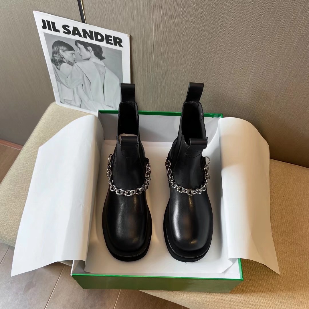 Bottega Veneta Boots 3 - vstockx