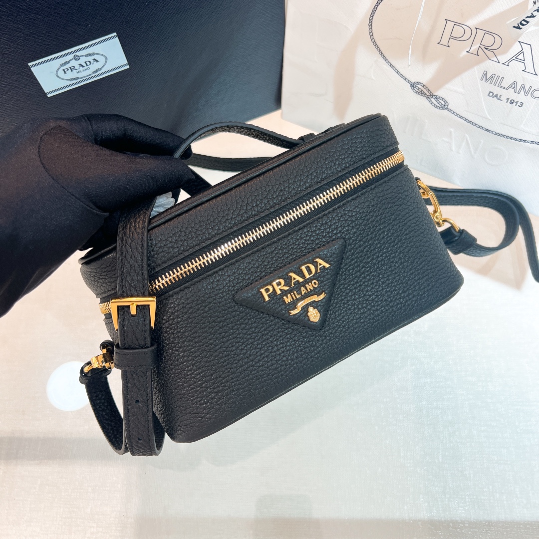 handbags prada 1BH202 18*11.5*7.5 - vstockx