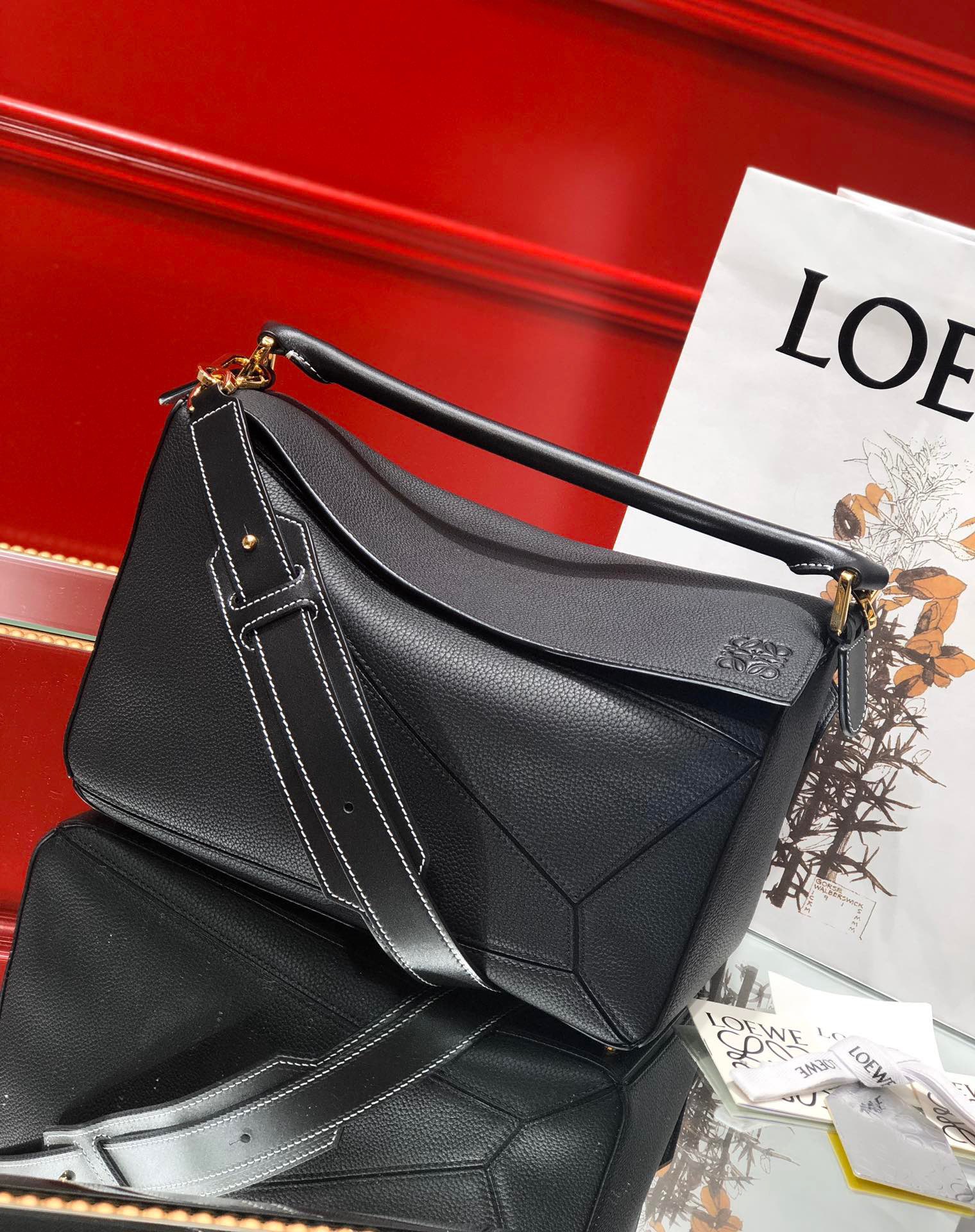 Handbags LOEWE Ykk size:29x18x12 cm - vstockx