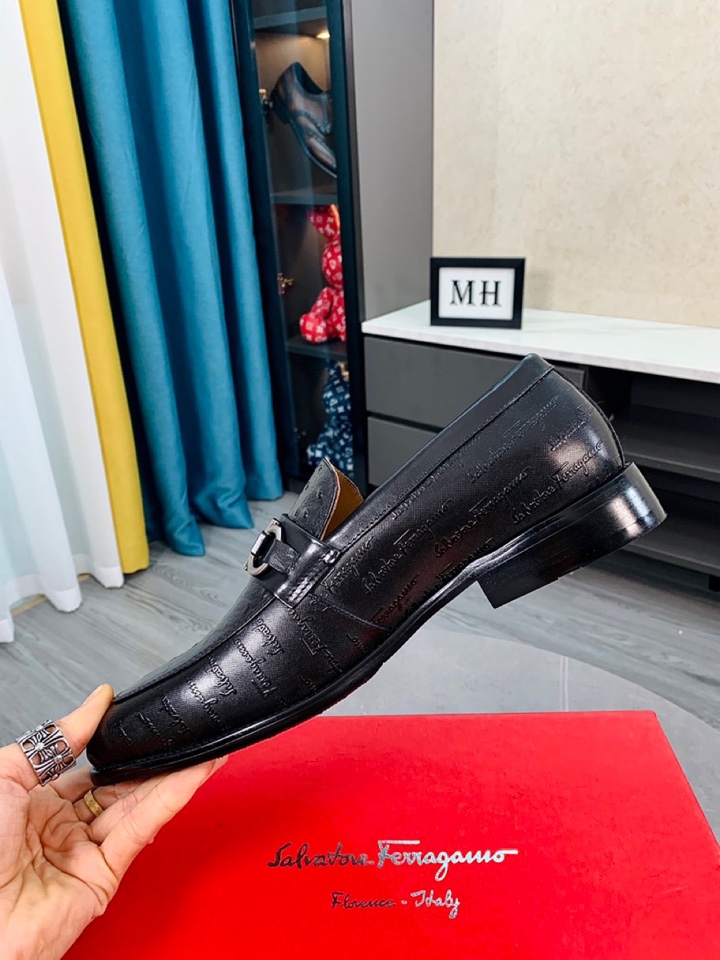 Salvatore Ferragamo Boots 27 - vstockx