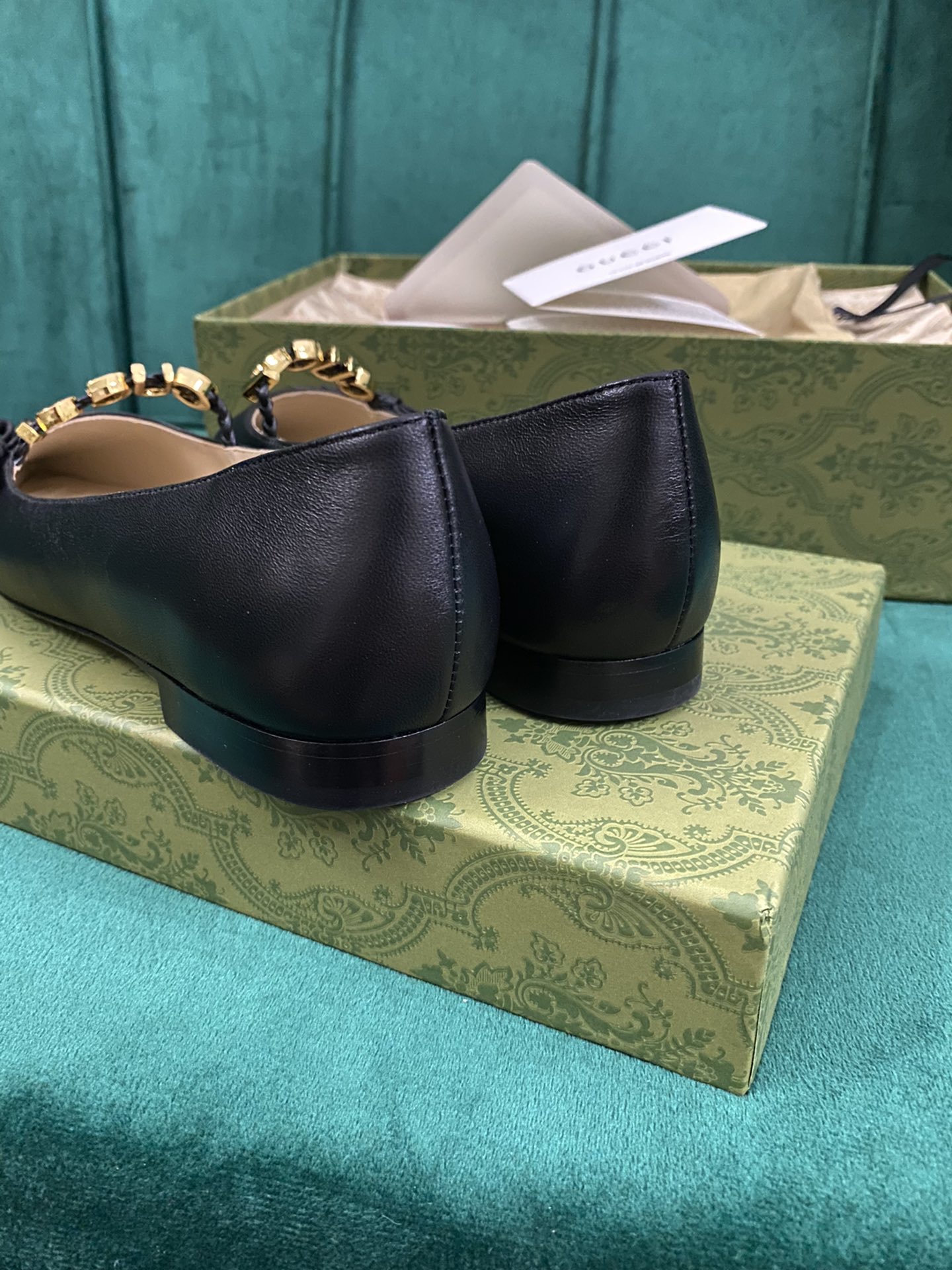 Gucci Women's pump with 'GUCCI' Women 10 - vstockx