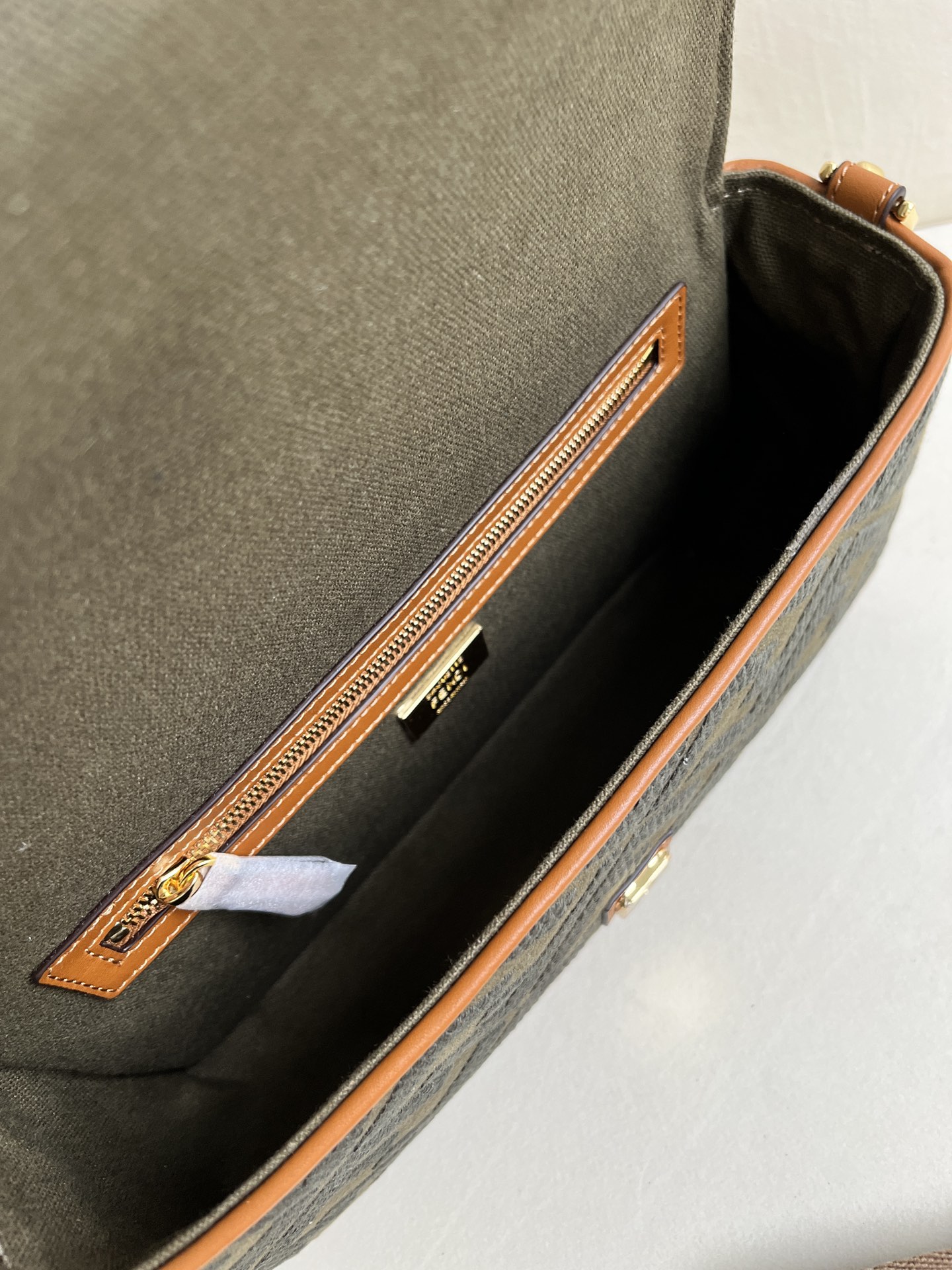 handbags FENDI 0159 size:26*5*15cm - vstockx