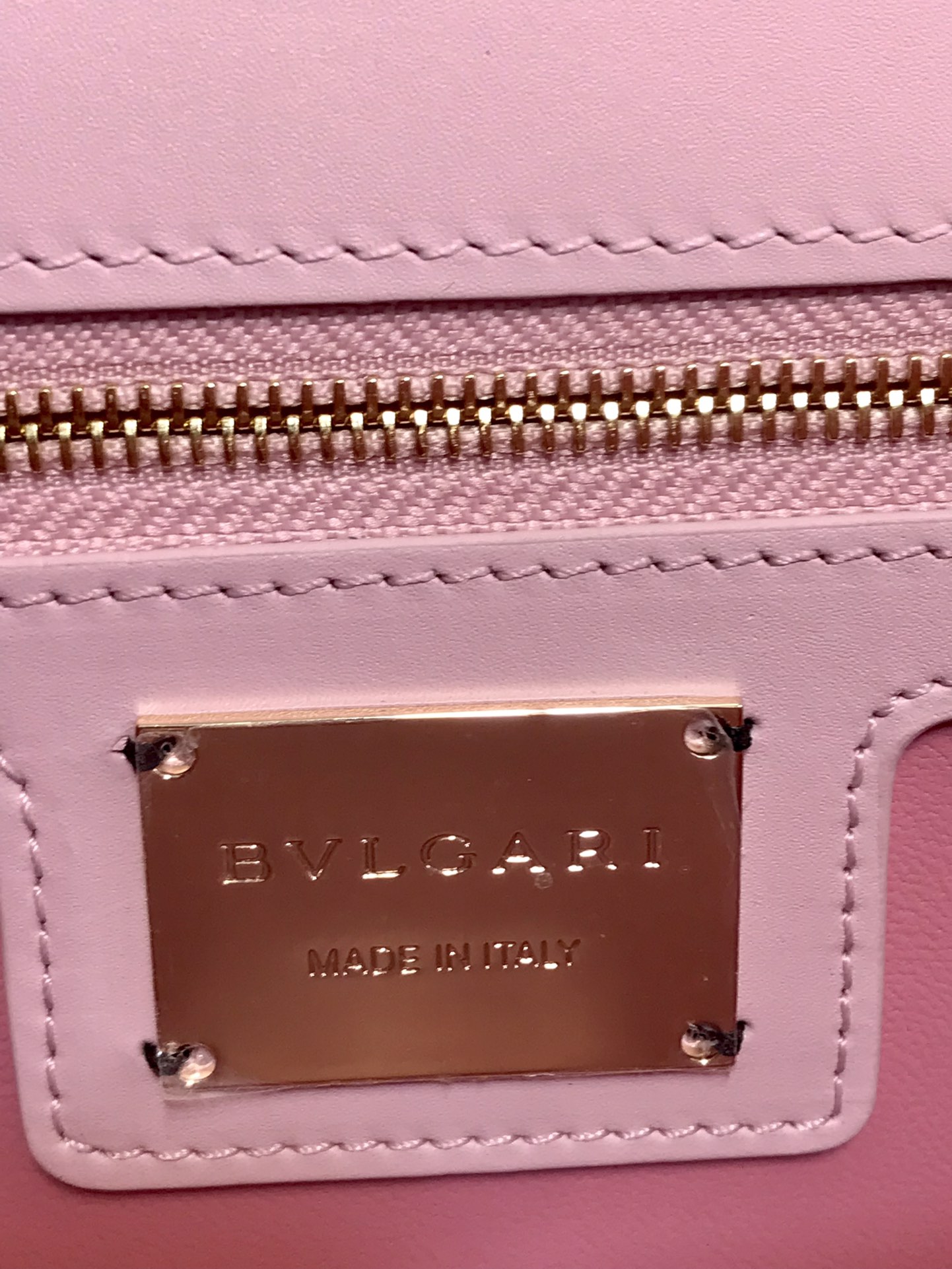 Handbags Bvlgari 288656 size:24*16*6.5 cm - vstockx