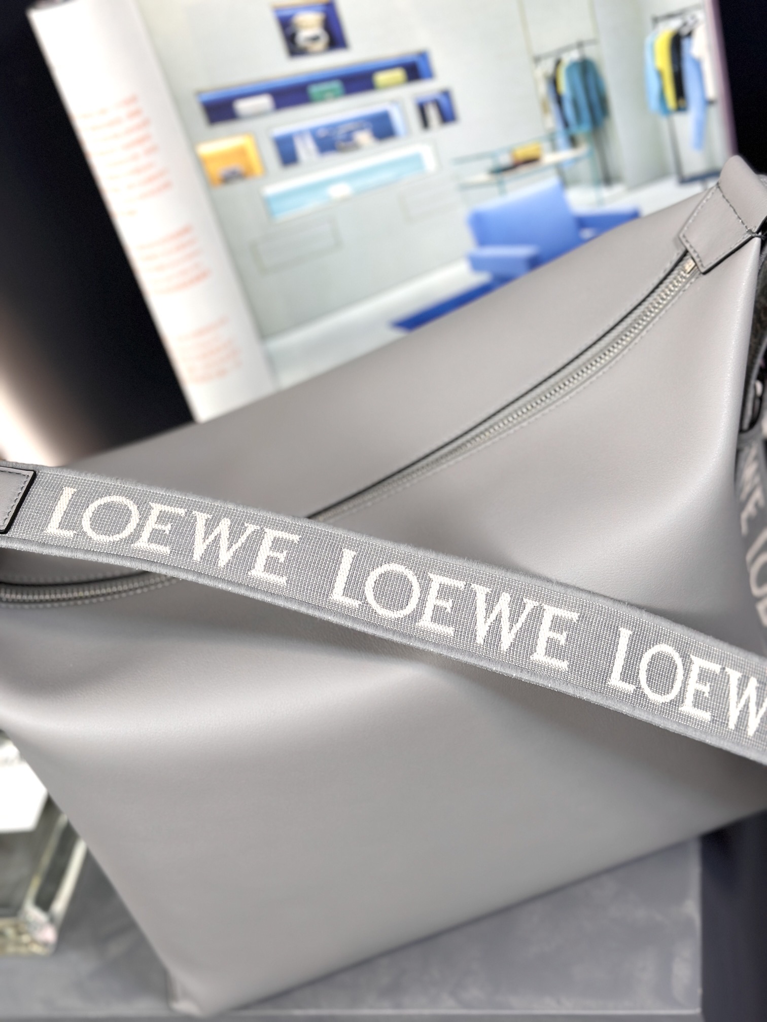 Handbags LOEWE  size:43-13.5-29 cm - vstockx