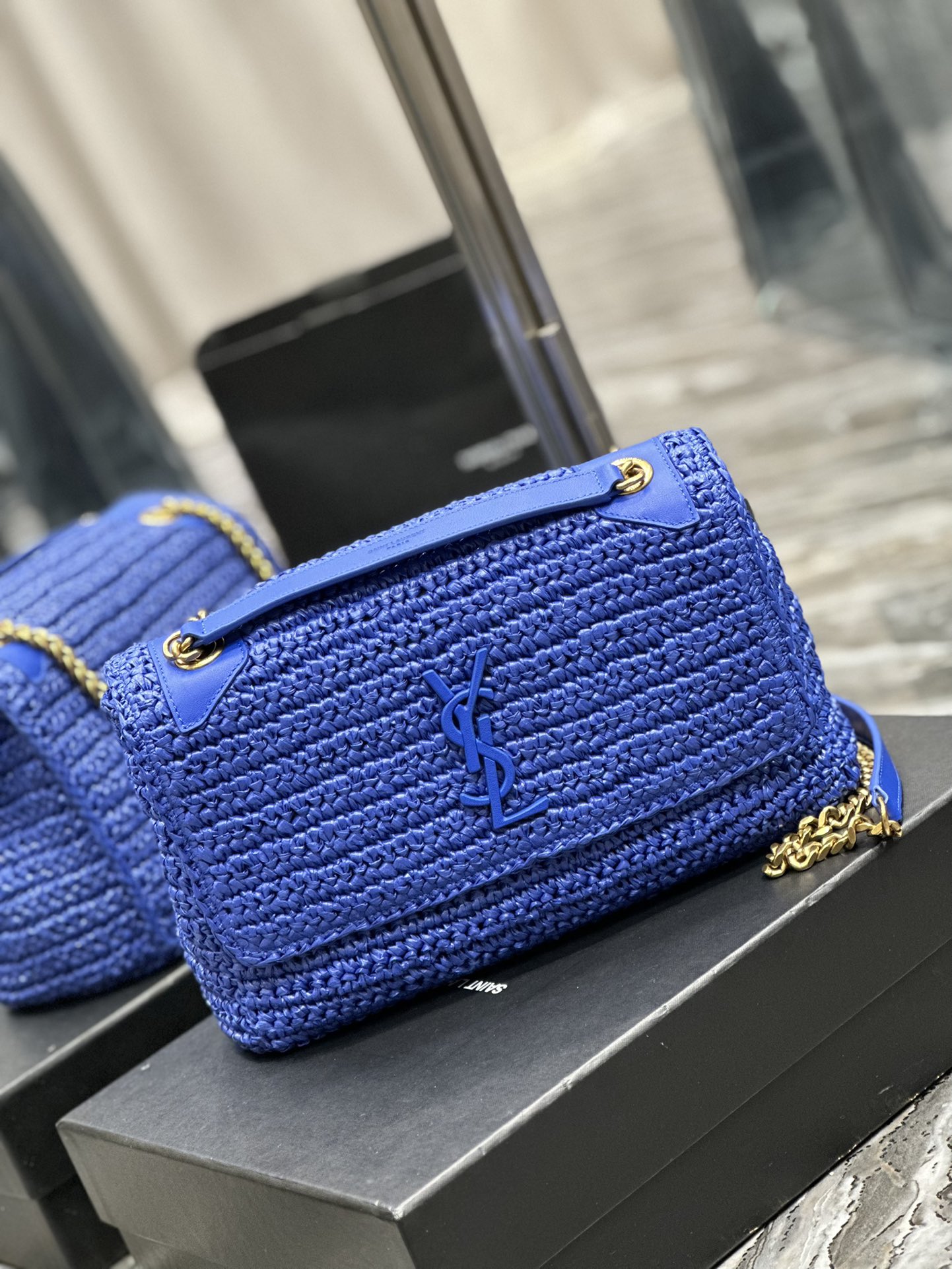 Handbags SAINT LAURENT 633158 size 28  20.5  8.5 cm - vstockx