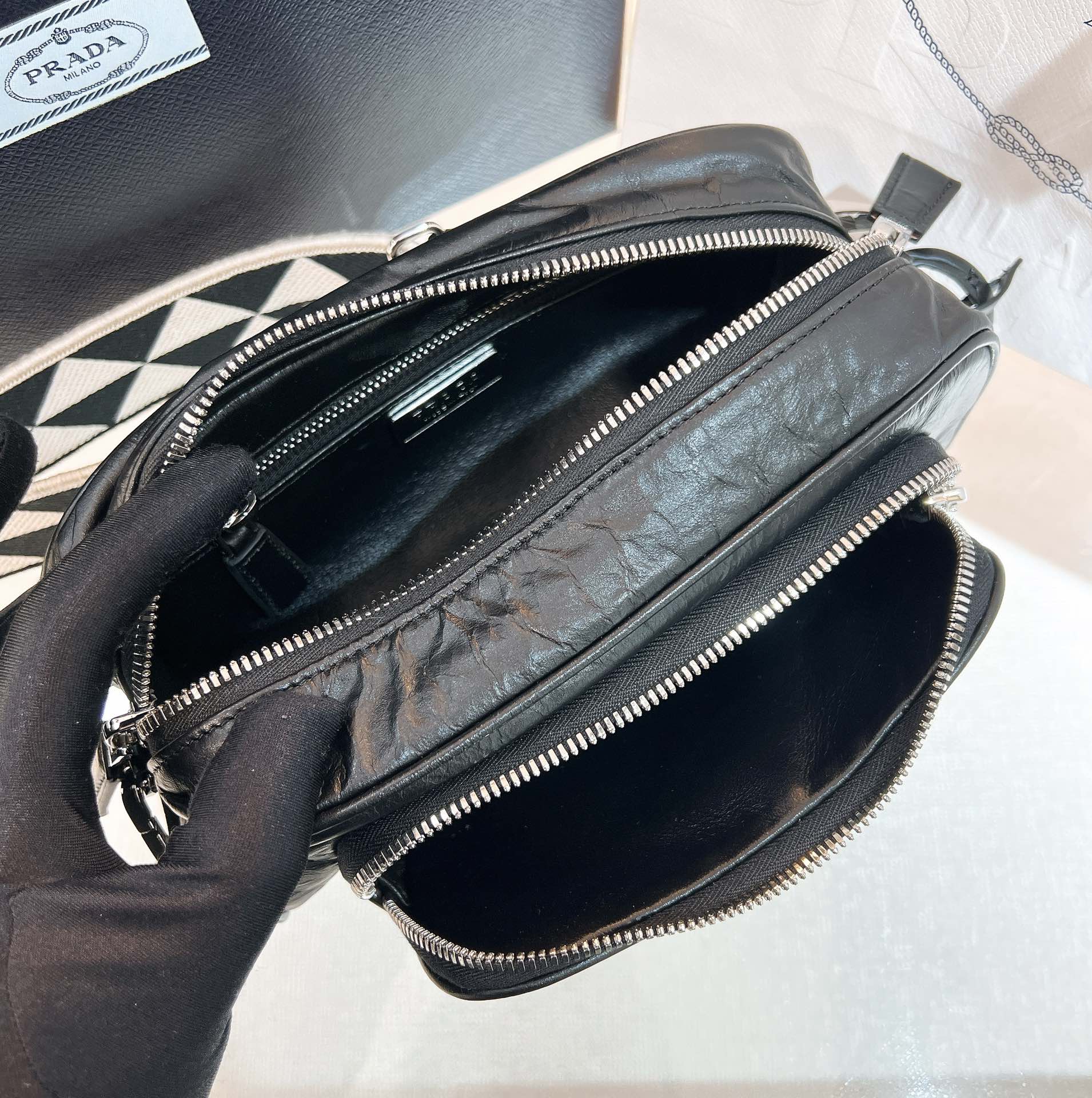 handbags prada 1BH198 22*10.5*7 - vstockx