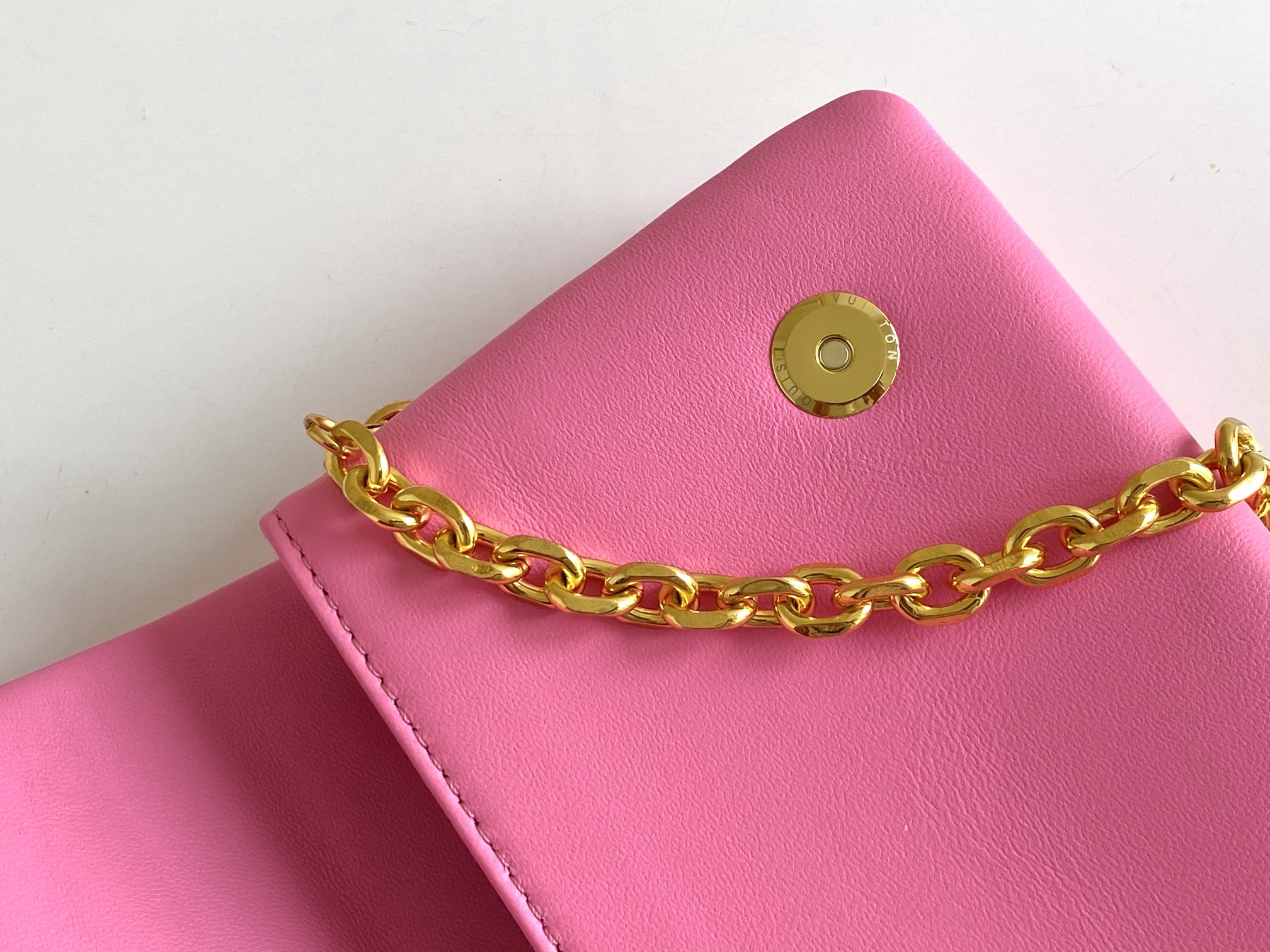 Handbag Louis Vuitton M80742 size 20 x 14 x 8 cm - vstockx