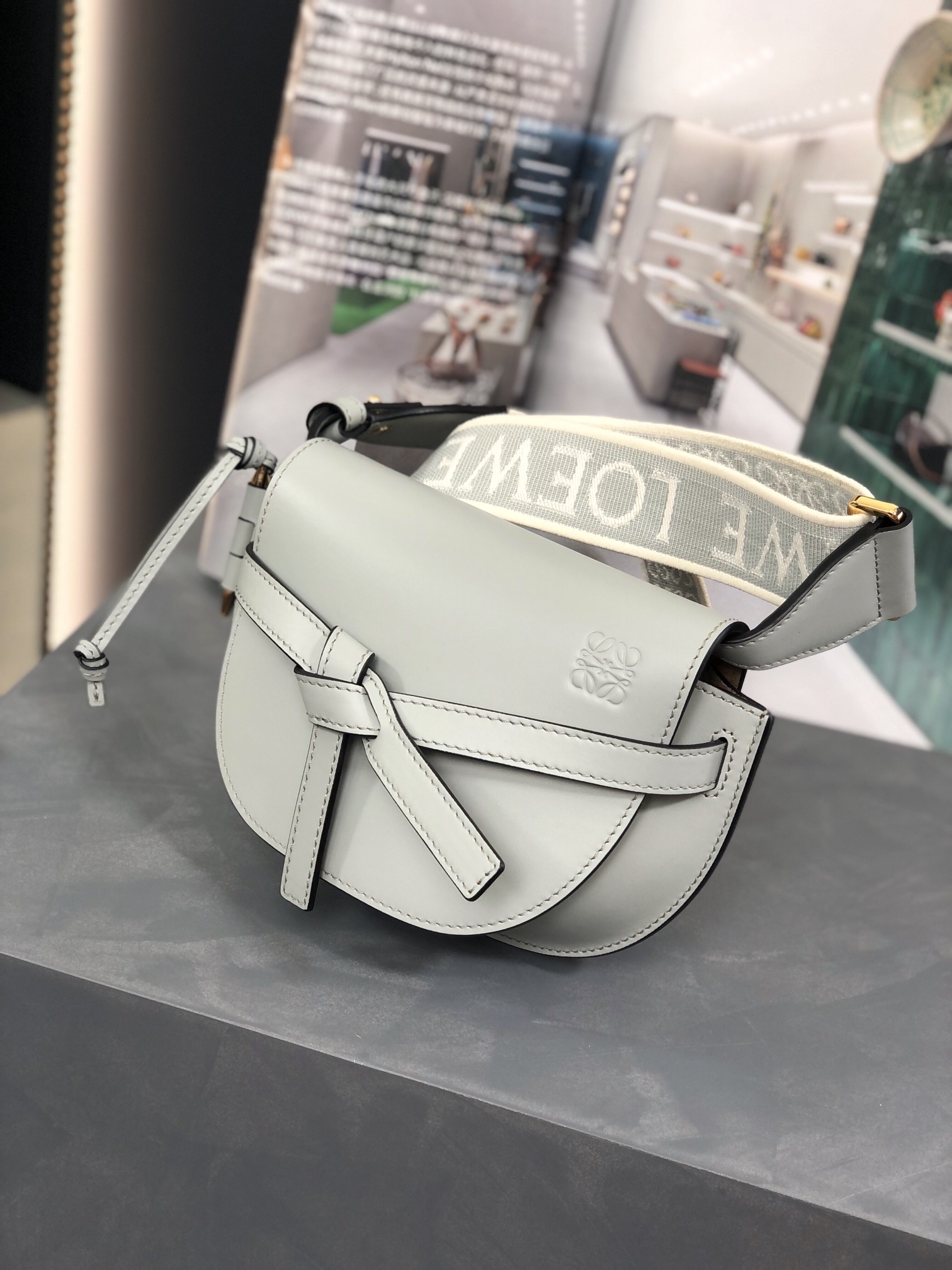 Handbags LOEWE   size:15*12.5*9cm - vstockx