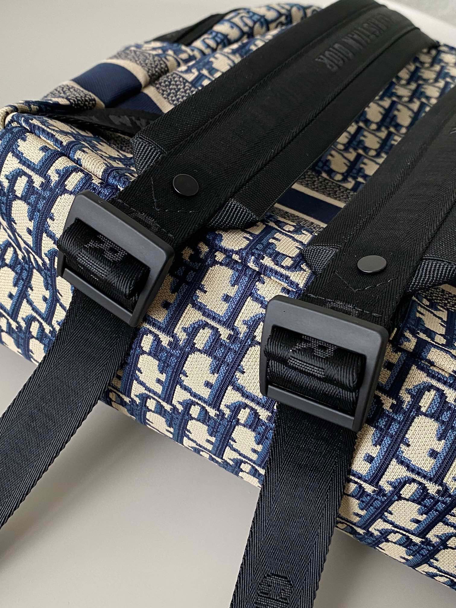 Handbags Dior   size:35  41  15 cm - vstockx