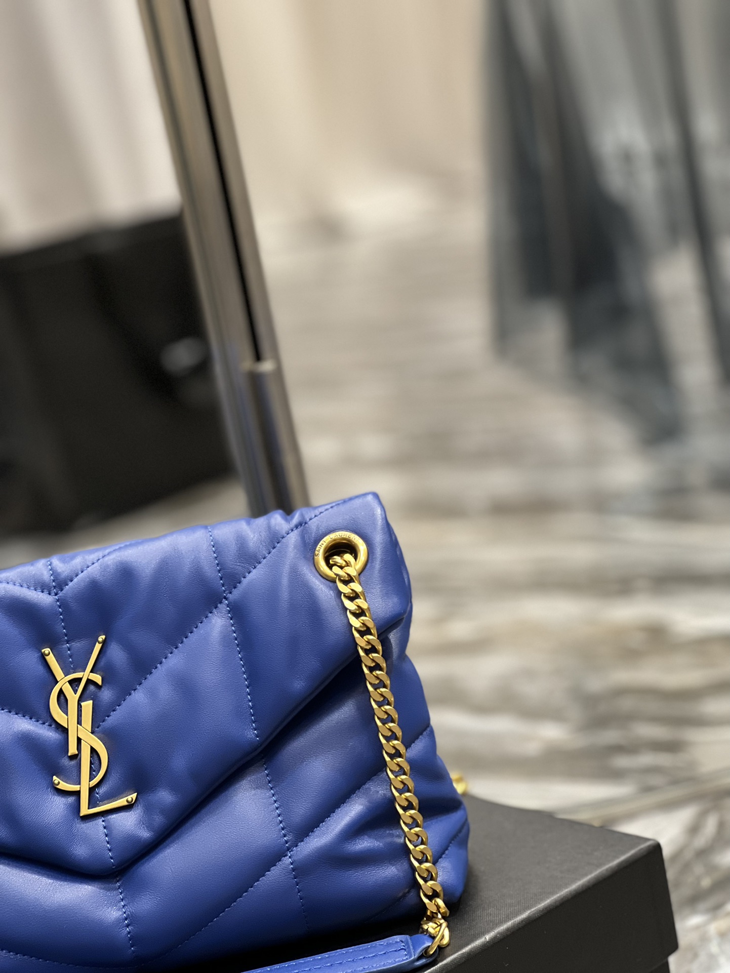 Handbags SAINT LAURENT 577476 size 29x17x11 cm - vstockx