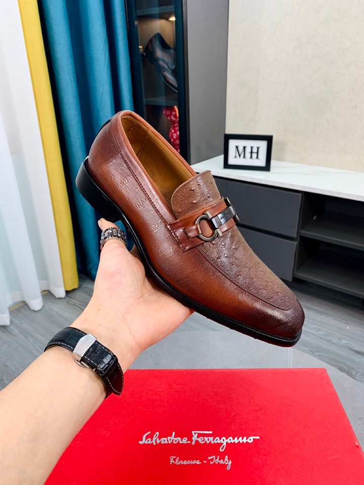 Salvatore Ferragamo Boots 26 - vstockx