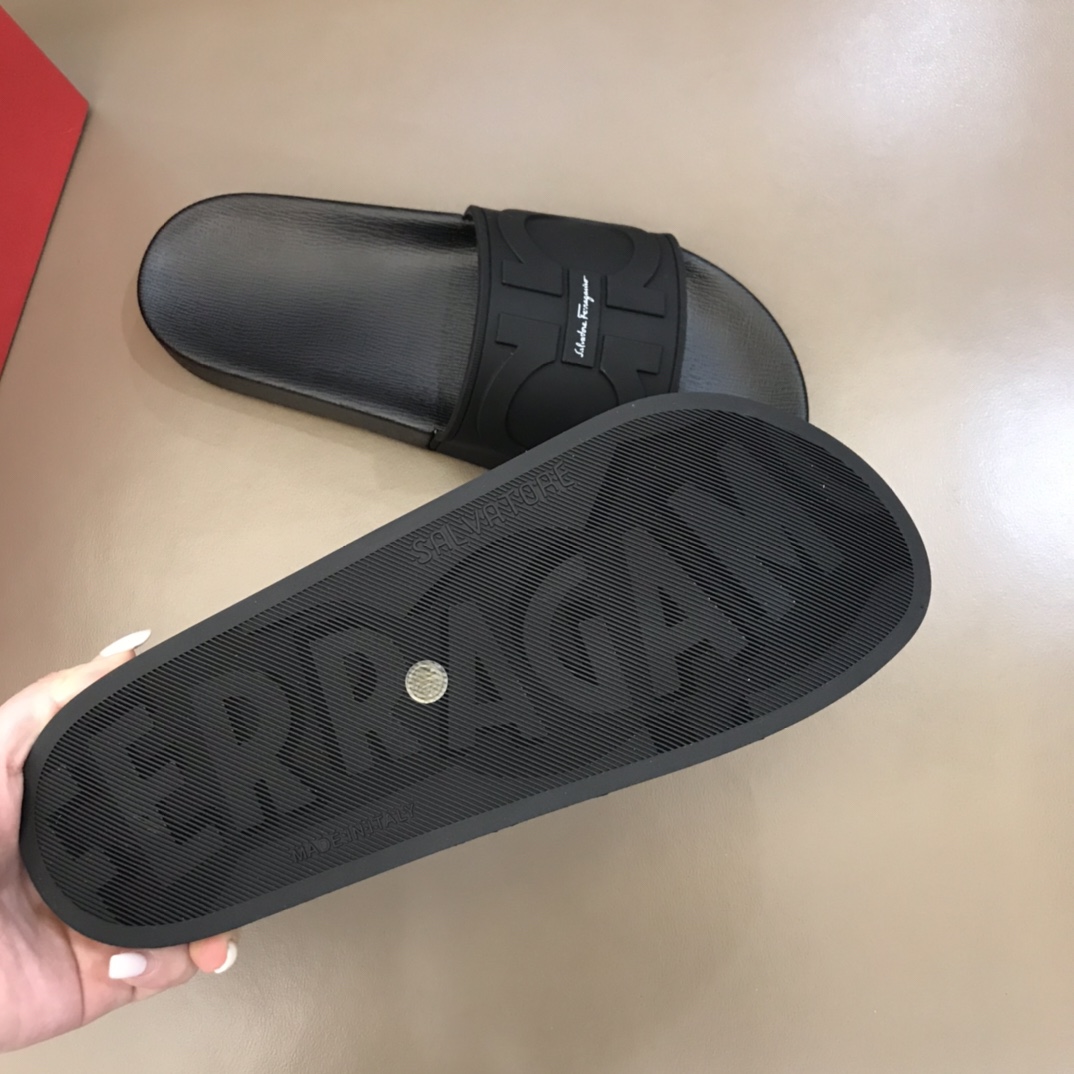 Salvatore Ferragamo Groove Slides 5 - vstockx